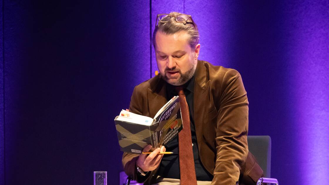 Zerstörungslust? Das Bündnis von Libertarismus und Autoritarismus | Soziologe Oliver Nachtwey | Moderation: Peer Teuwsen | © Schweizerisches Nationalmuseum