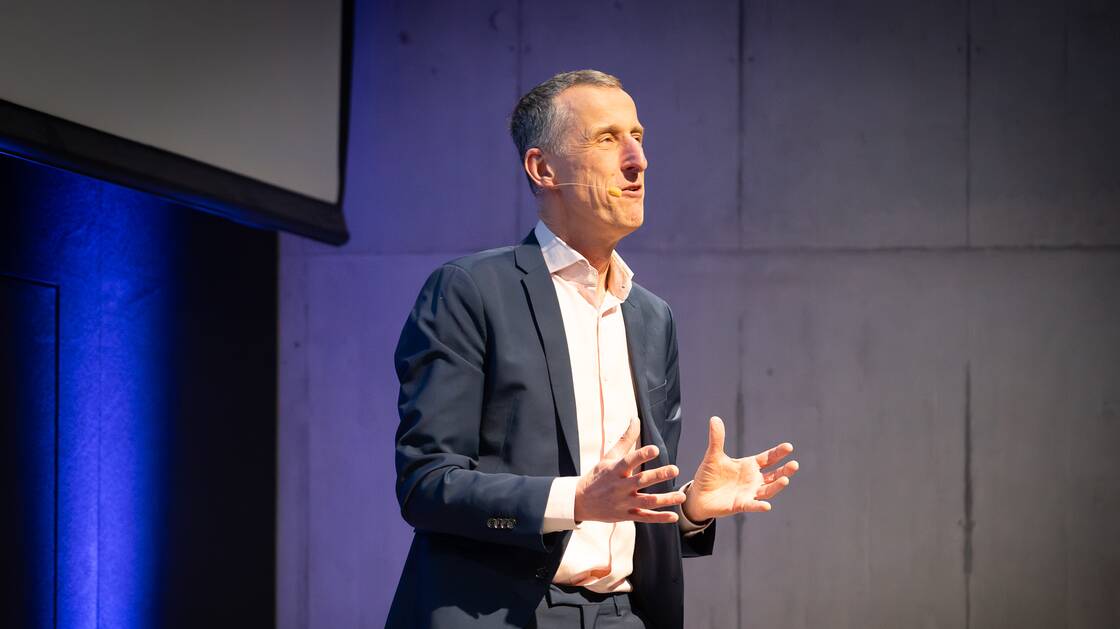 Die Geschichte der Dinge | Historiker und Autor Christoph Ribbat | Moderation: Daniel Di Falco, Redakteur «NZZ Geschichte» | © Schweizerisches Nationalmuseum