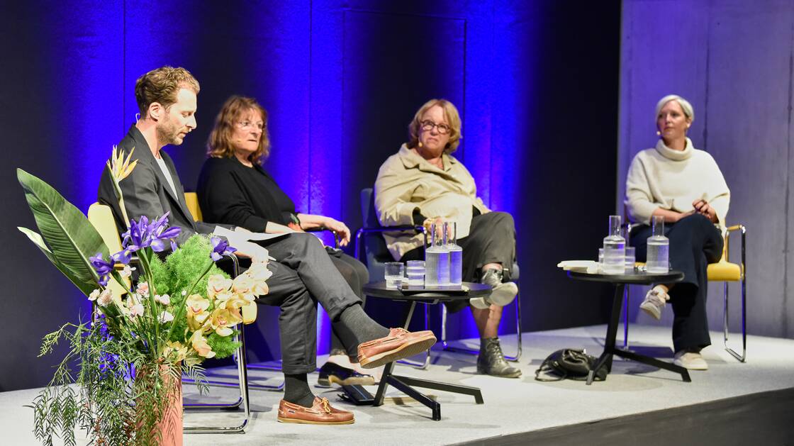 Fremdplatziert, versorgt, entmündigt: Erinnerung und Verantwortung heute | Uschi Waser | Elisabeth Meister | Loretta Seglias | Moderation: Marc Tribelhorn | © Schweizerisches Nationalmuseum