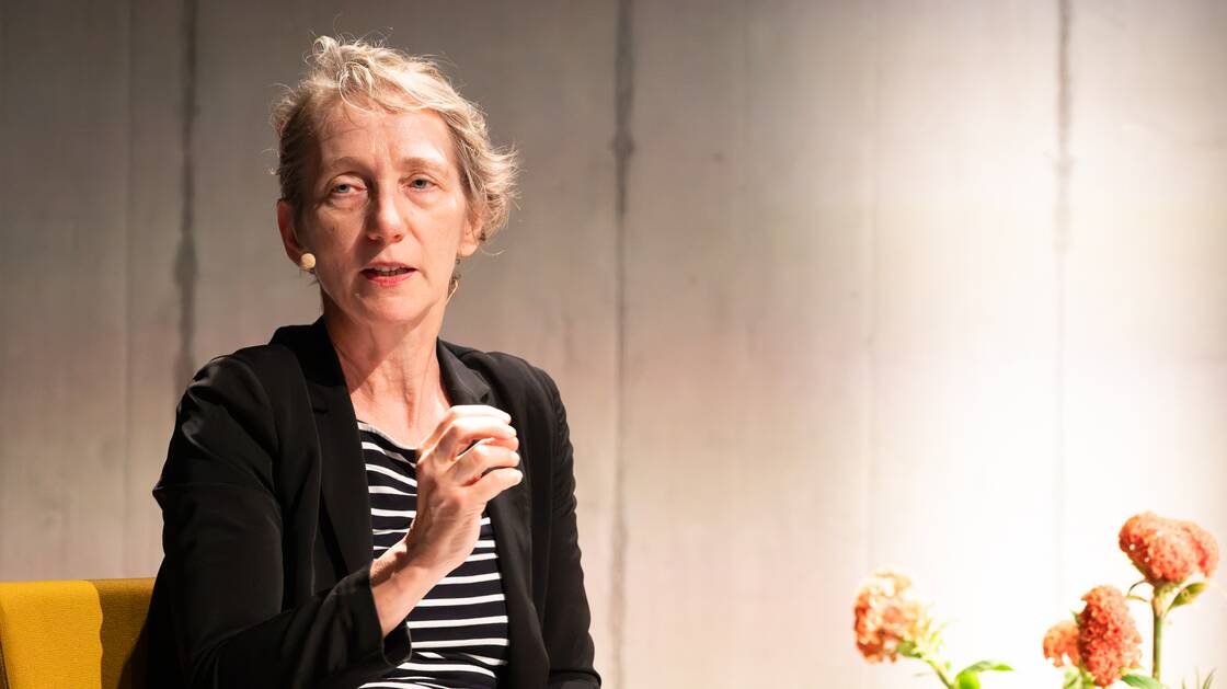 Der lange Schatten der DDR | Gisela Hürlimann, Professorin für Technik- und Wirtschaftsgeschichte in Dresden | Hartmut Berghoff, Wirtschafts- und Sozialhistoriker von der Universität Göttingen | Moderation: Claudia Mäder, Leiterin "NZZ Geschichte" | © Schweizerisches Nationalmuseum