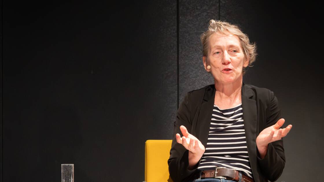 Der lange Schatten der DDR | Gisela Hürlimann, Professorin für Technik- und Wirtschaftsgeschichte in Dresden | Hartmut Berghoff, Wirtschafts- und Sozialhistoriker von der Universität Göttingen | Moderation: Claudia Mäder, Leiterin "NZZ Geschichte" | © Schweizerisches Nationalmuseum