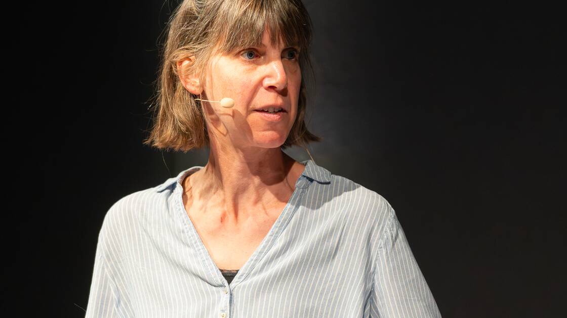 Der lange Schatten der DDR | Gisela Hürlimann, Professorin für Technik- und Wirtschaftsgeschichte in Dresden | Hartmut Berghoff, Wirtschafts- und Sozialhistoriker von der Universität Göttingen | Moderation: Claudia Mäder, Leiterin "NZZ Geschichte" | © Schweizerisches Nationalmuseum