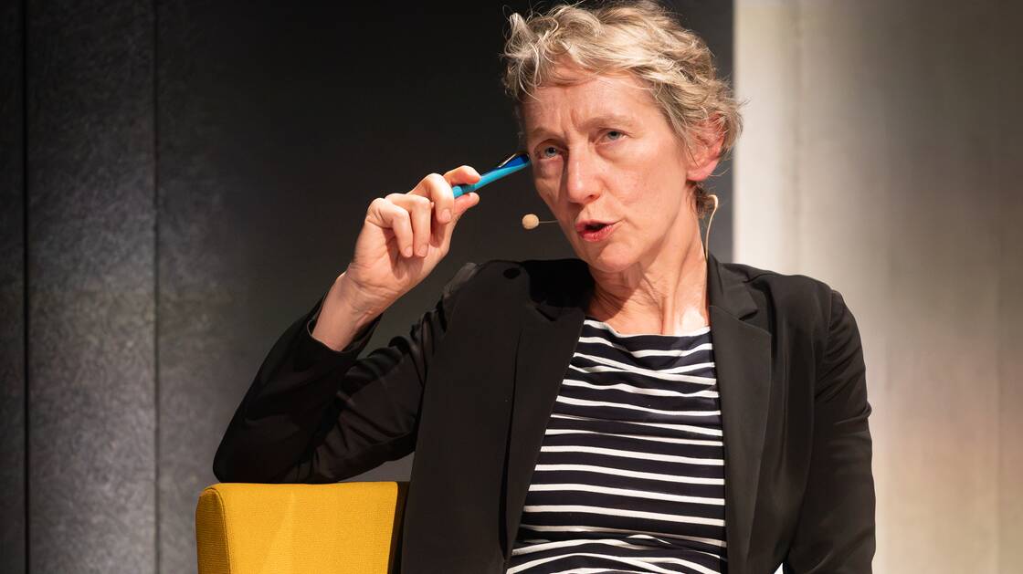 Der lange Schatten der DDR | Gisela Hürlimann, Professorin für Technik- und Wirtschaftsgeschichte in Dresden | Hartmut Berghoff, Wirtschafts- und Sozialhistoriker von der Universität Göttingen | Moderation: Claudia Mäder, Leiterin "NZZ Geschichte" | © Schweizerisches Nationalmuseum