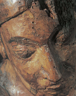 Page de couverture de la publication "Les sculptures en bois du Moyen Age".